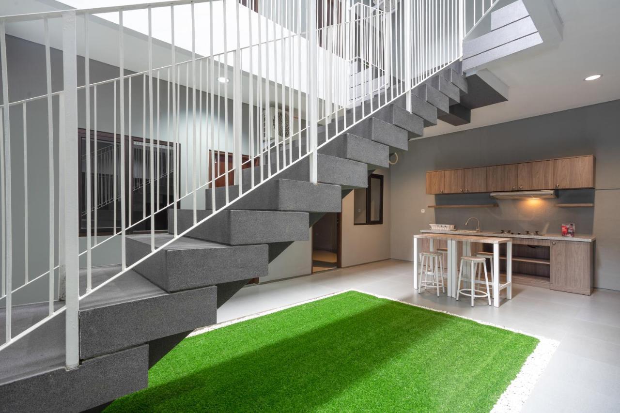 Reddoorz Plus Near Jiexpo Kemayoran Jakarta Exterior foto