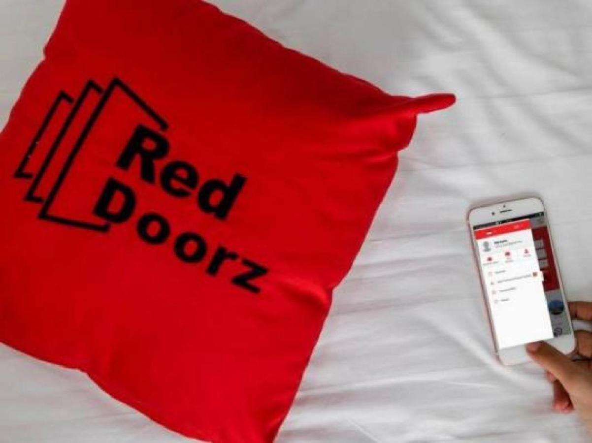 Reddoorz Plus Near Jiexpo Kemayoran Jakarta Exterior foto